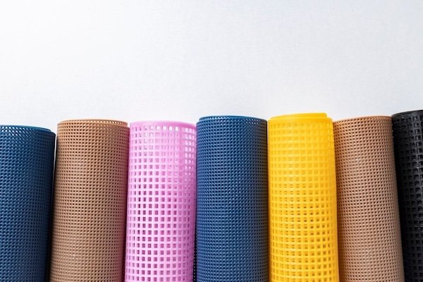 Insect screens & safety mesh. Ideal for windows, doors & fencing. Custom sizes available. Durable, fine-weave protection, UV-resistant and rust-proof.